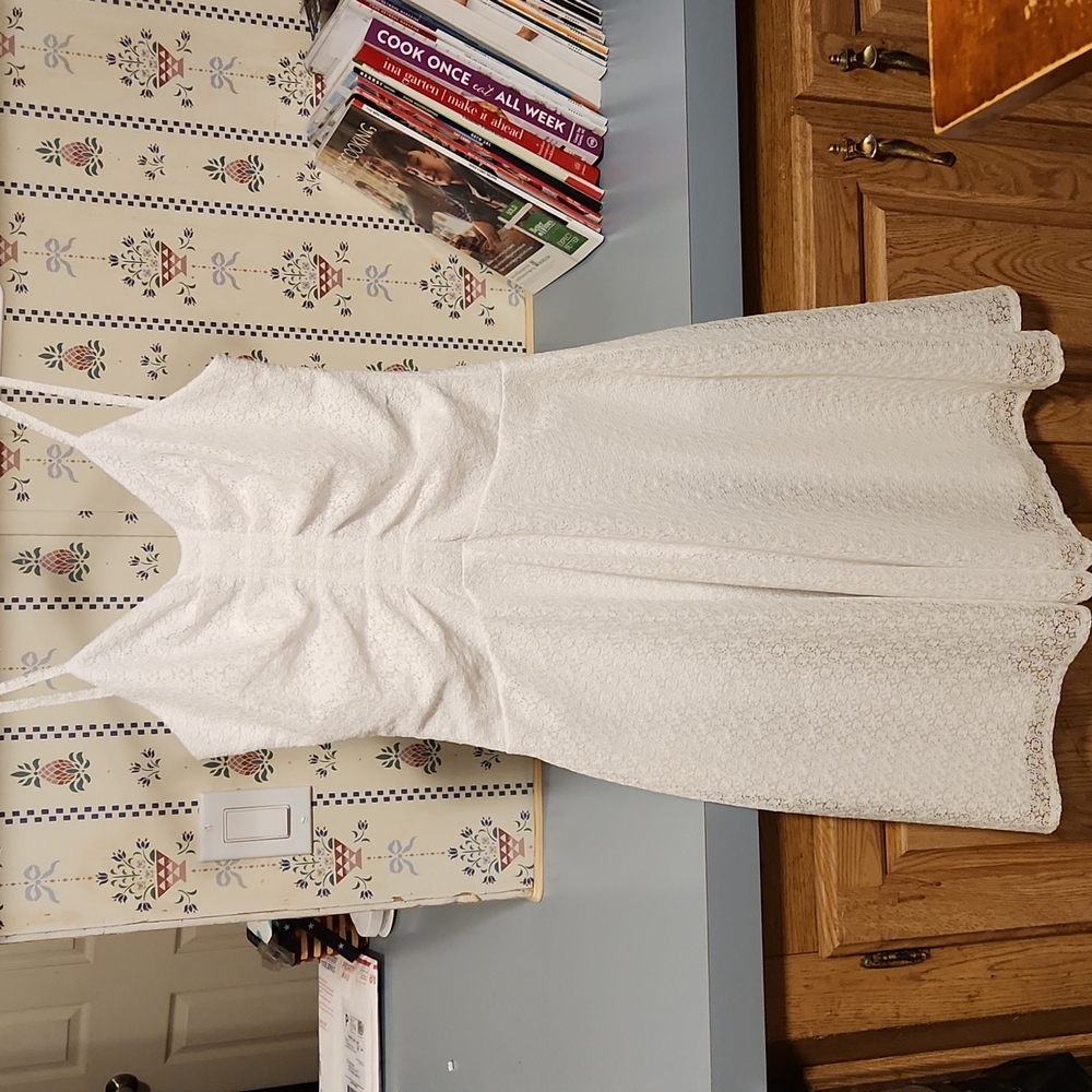 De LaRue collection spaghetti strap Jr's size 3/4 white dress